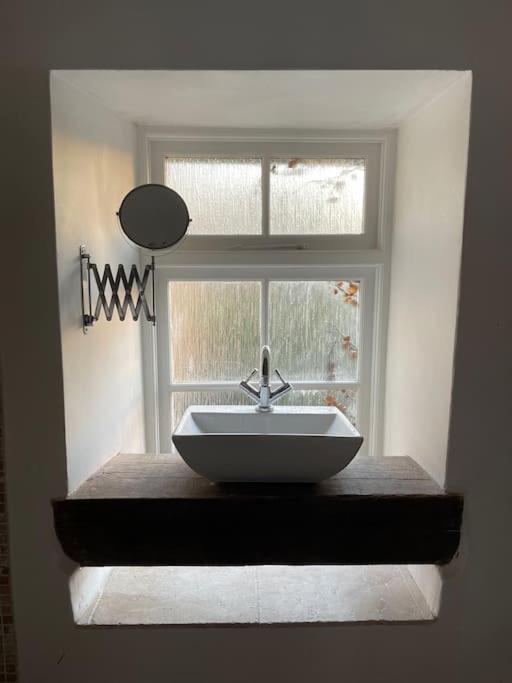 Large 4 Bed House In Malmesbury, Great For Big Families Holiday home Malmesbury