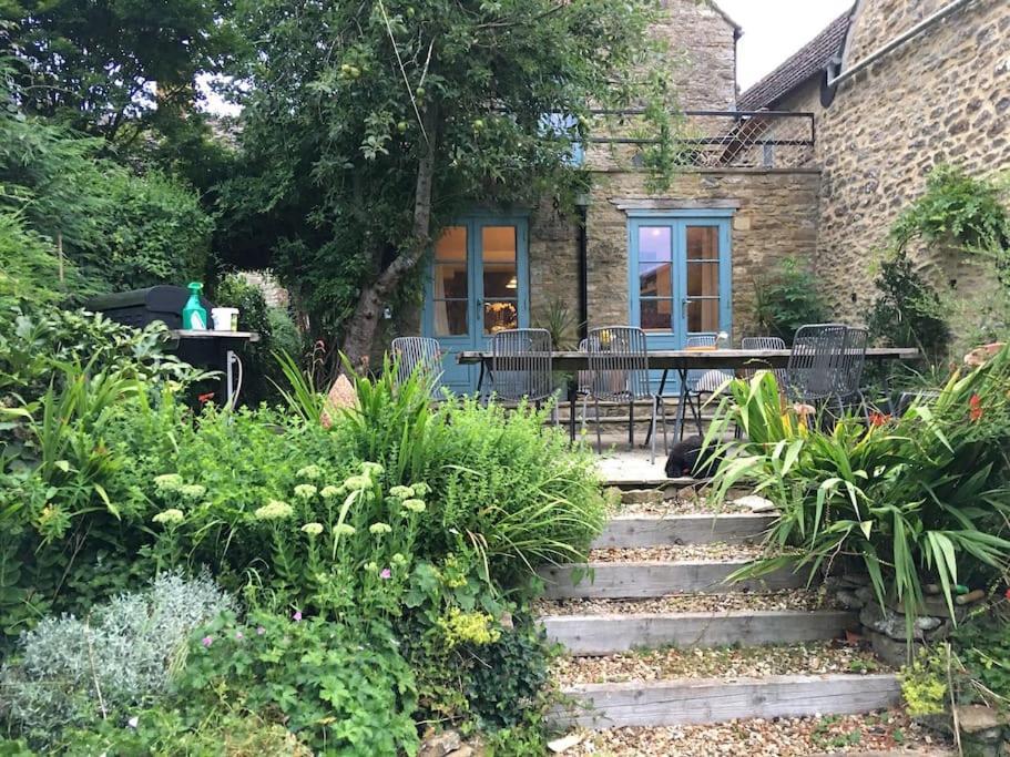 Holiday home Large 4 Bed House In Malmesbury, Great For Big Families *