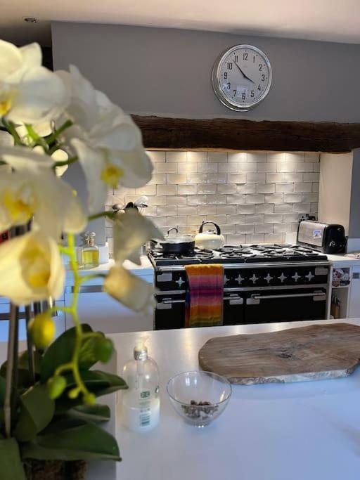 Holiday home Large 4 Bed House In Malmesbury, Great For Big Families