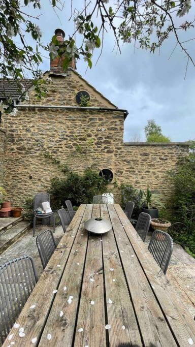 Large 4 Bed House In Malmesbury, Great For Big Families Holiday home *