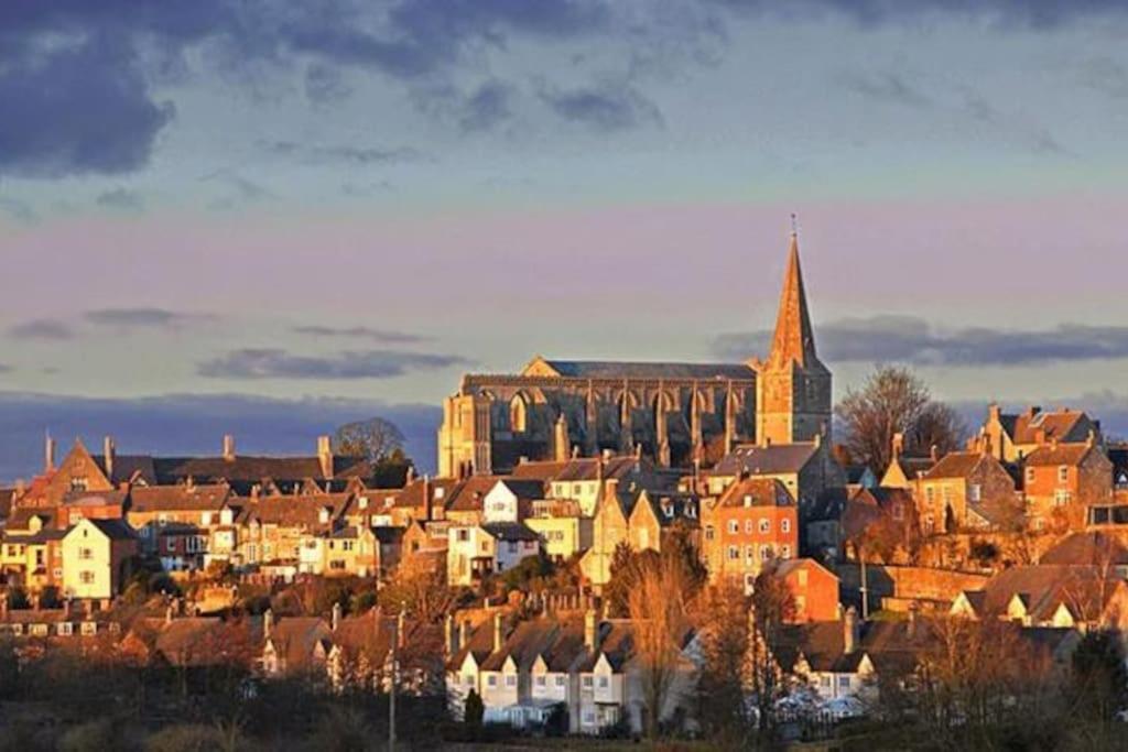 Large 4 Bed House In Malmesbury, Great For Big Families Holiday home Malmesbury