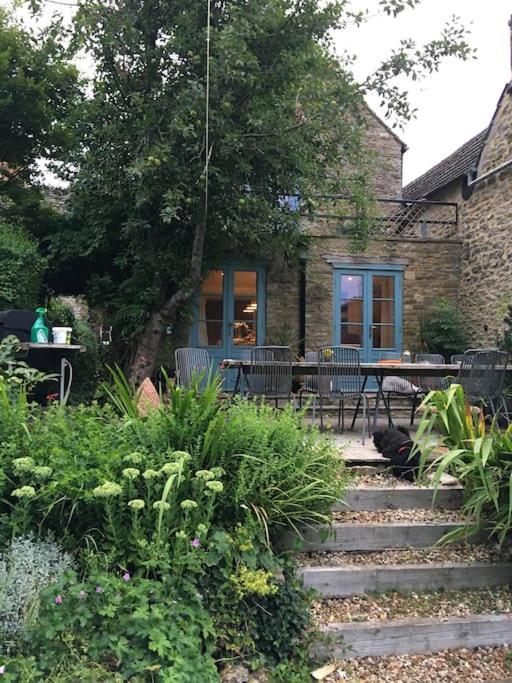 Large 4 Bed House In Malmesbury, Great For Big Families Malmesbury
